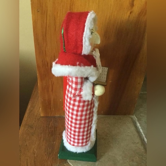 Limited Edition 2007, Wood Nutcrackers Christmas Decor 8” Caroler Decoration - Picture 8 of 11